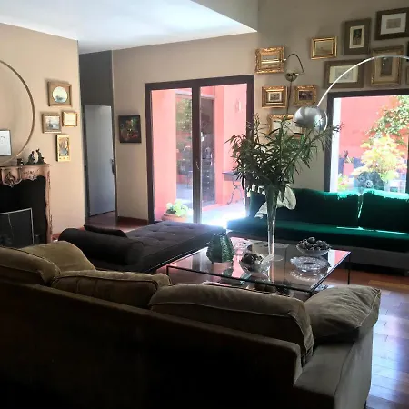 Les Chambres De L'abbaye Bed & Breakfast Marseille